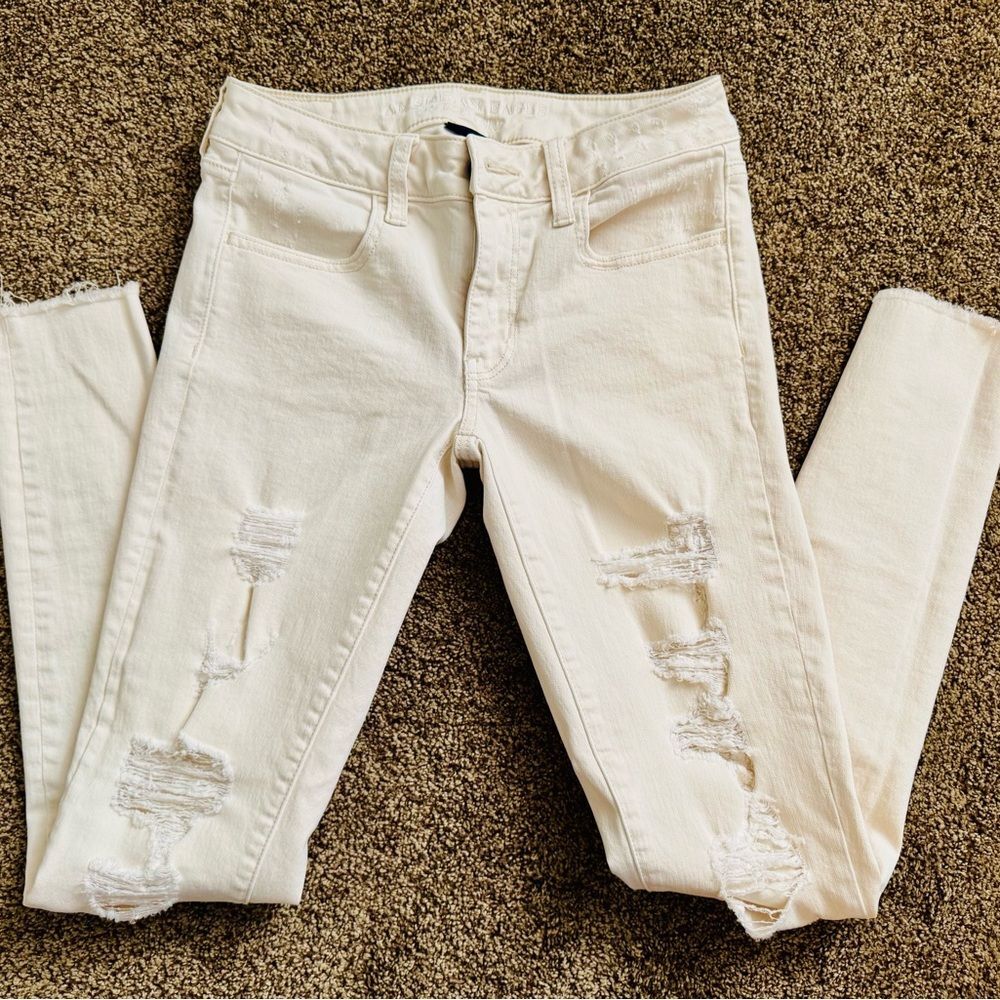 American Eagle Distressed Ivory Color Jeggings, Size 2